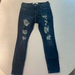 Hollister curvy mid-rise super- skinny 11R, W30 L28 ripped dark wash.